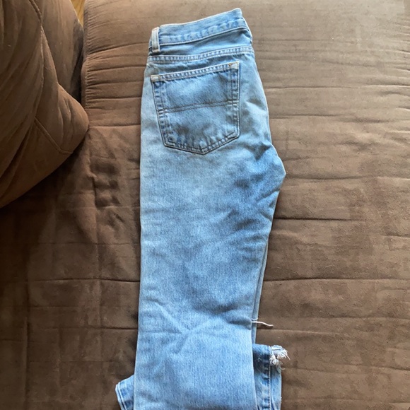 Retro 90's Tommy Hilfiger Distressed Jeans - Picture 5 of 5